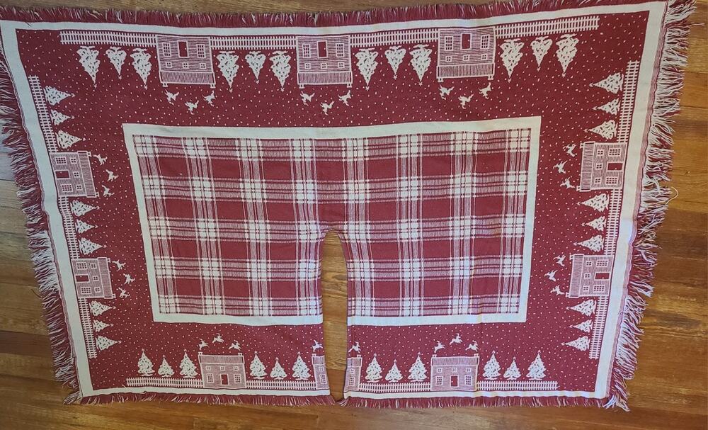 L L Bean Vintage Crochet Tapestry Christmas Tree Skirt 100% Cotton Holiday RARE